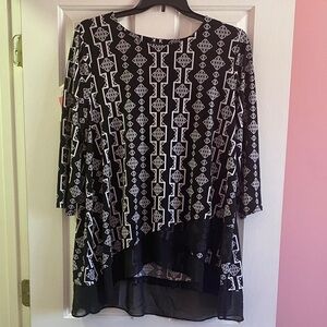 JM Collection Black and White Patterned Tunic